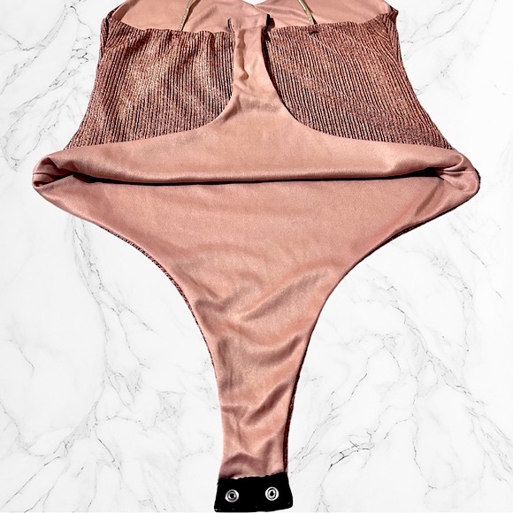 Fashion Nova “Sleek and Slay” Bodysuit Rose Gold Med - Picture 6 of 8
